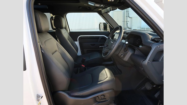 2025 認定中古車 Land Rover Defender 90 Fuji White 3.0 litre i6D ９０Ｘ－ダイナミックＨＳＥ Ｄ３５０ エアサスペンション装着車