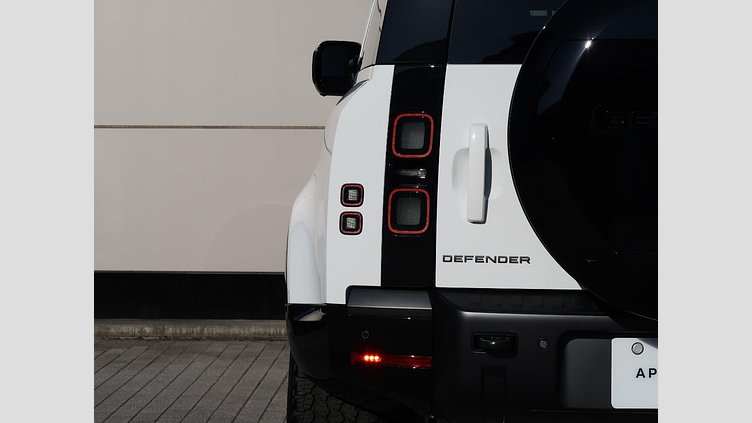 2025 認定中古車 Land Rover Defender 90 Fuji White 3.0 litre i6D ９０Ｘ－ダイナミックＨＳＥ Ｄ３５０ エアサスペンション装着車