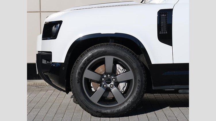 2025 認定中古車 Land Rover Defender 90 Fuji White 3.0 litre i6D ９０Ｘ－ダイナミックＨＳＥ Ｄ３５０ エアサスペンション装着車
