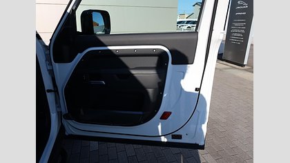Defender 90 10