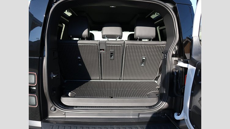 2025 認定中古車 Land Rover Defender 90 Fuji White 3.0 litre i6D ９０Ｘ－ダイナミックＨＳＥ Ｄ３５０ エアサスペンション装着車