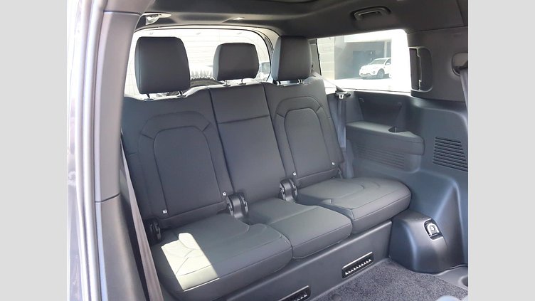 2025 認定中古車 Land Rover Defender 130 カルパチアングレイ D350 ディーゼルマイルドハイブリッド X-Dynamic SE