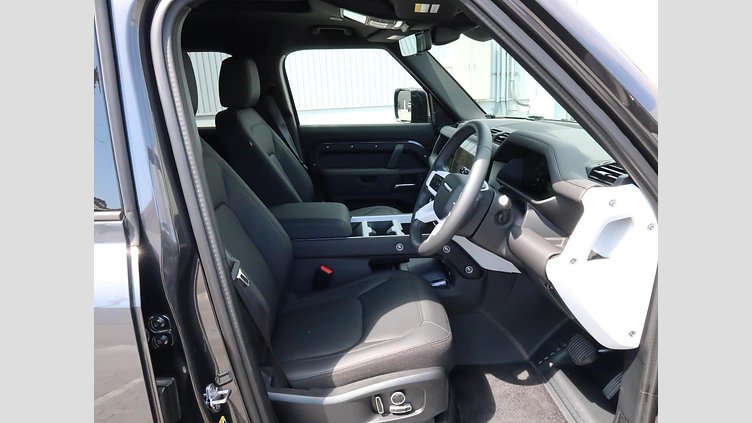 2025 認定中古車 Land Rover Defender 130 カルパチアングレイ D350 ディーゼルマイルドハイブリッド X-Dynamic SE