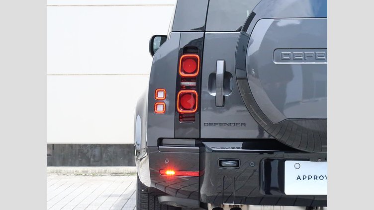 2025 認定中古車 Land Rover Defender 130 カルパチアングレイ D350 ディーゼルマイルドハイブリッド X-Dynamic SE