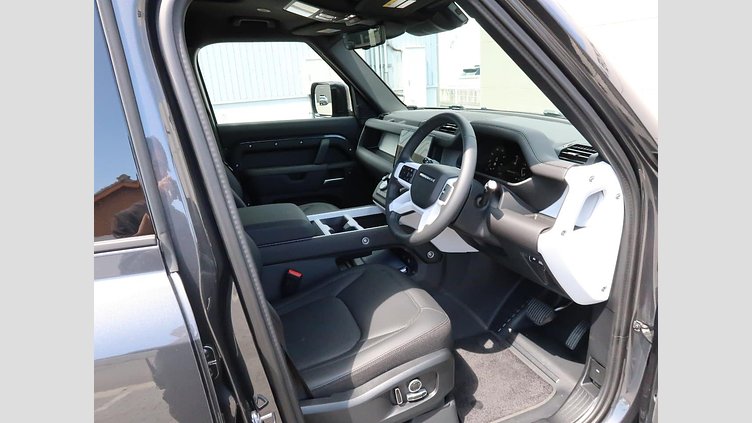 2025 認定中古車 Land Rover Defender 130 カルパチアングレイ D350 ディーゼルマイルドハイブリッド X-Dynamic SE