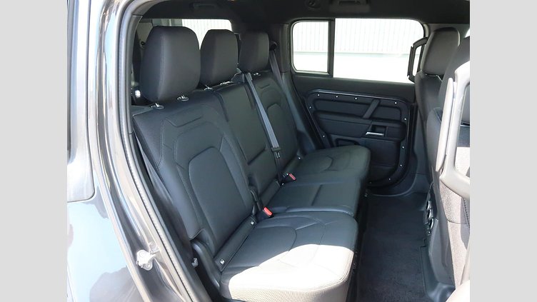 2025 認定中古車 Land Rover Defender 130 カルパチアングレイ D350 ディーゼルマイルドハイブリッド X-Dynamic SE
