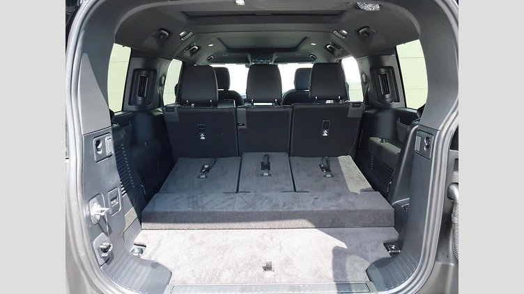 2025 認定中古車 Land Rover Defender 130 カルパチアングレイ D350 ディーゼルマイルドハイブリッド X-Dynamic SE