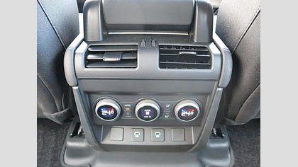 Defender 130 71