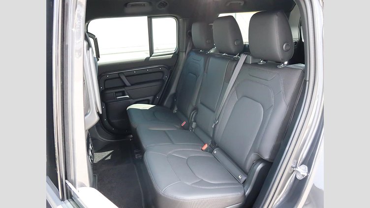 2025 認定中古車 Land Rover Defender 130 カルパチアングレイ D350 ディーゼルマイルドハイブリッド X-Dynamic SE
