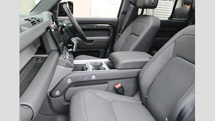 Defender 110 8
