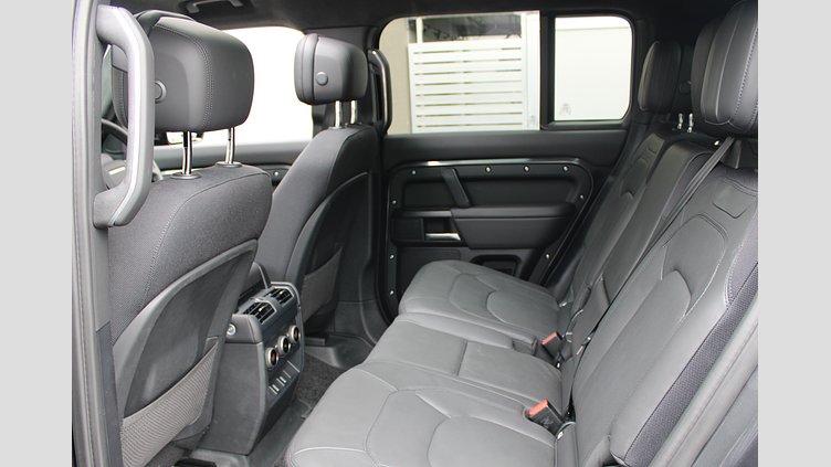 2025 認定中古車 Land Rover Defender 110 Carpathian Grey 3.0 litre i6D 130 X 3.0L D350 4WD　8人