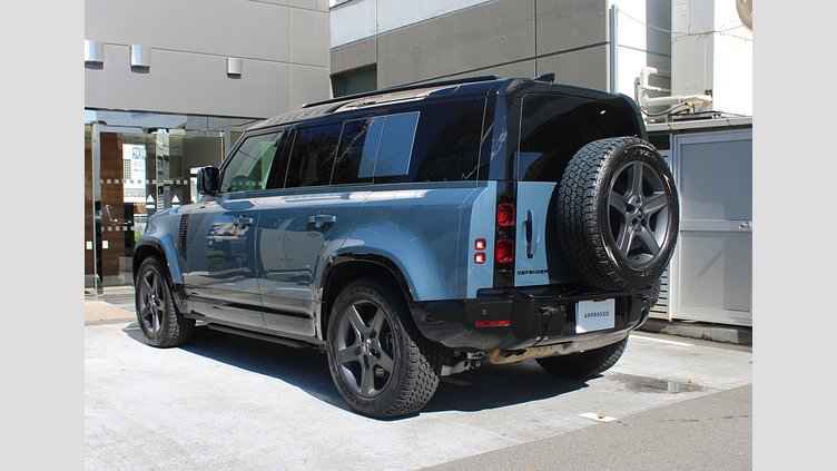 2025 認定中古車 Land Rover Defender 110 タスマンブルー D350 ディーゼルマイルドハイブリッド X-Dynamic SE