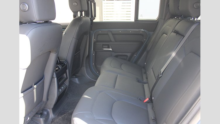 2025 認定中古車 Land Rover Defender 110 タスマンブルー D350 ディーゼルマイルドハイブリッド X-Dynamic SE