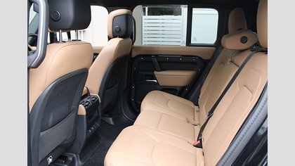 Defender 110 8