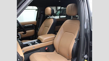 Defender 130 8