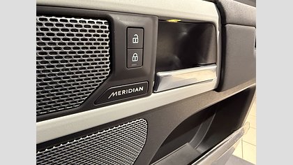 Defender 110 19