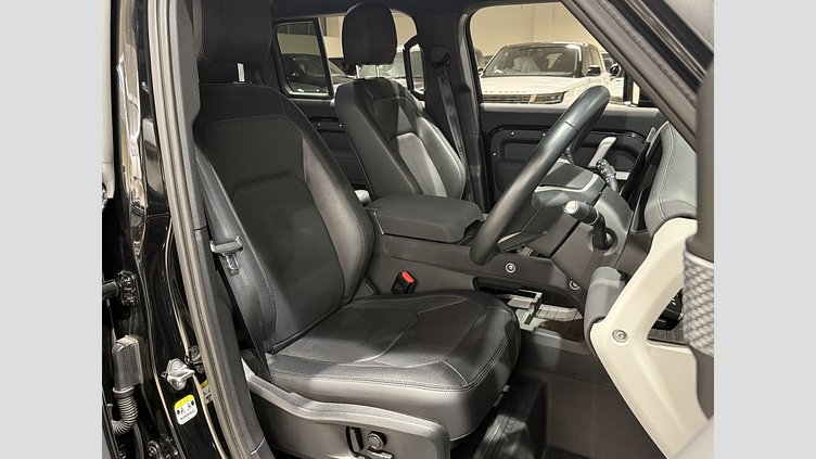2023 認定中古車 Land Rover Defender 110 アイガーグレイ D300 AWD（AT） X-DYNAMIC SE