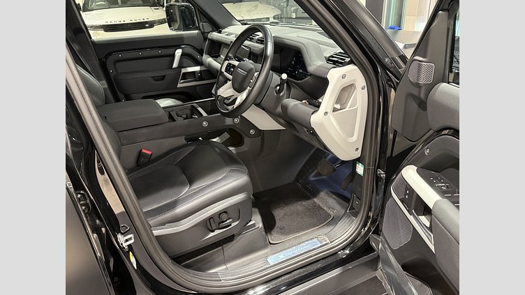 2023 認定中古車 Land Rover Defender 110 アイガーグレイ D300 AWD（AT） X-DYNAMIC SE
