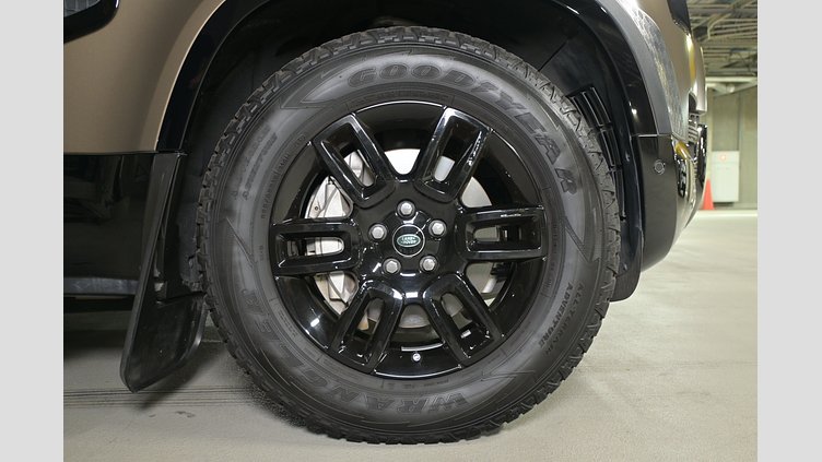 2023 認定中古車 Land Rover Defender 110 ゴンドワナストーン D300 AWD（AT） X-DYNAMIC HSE