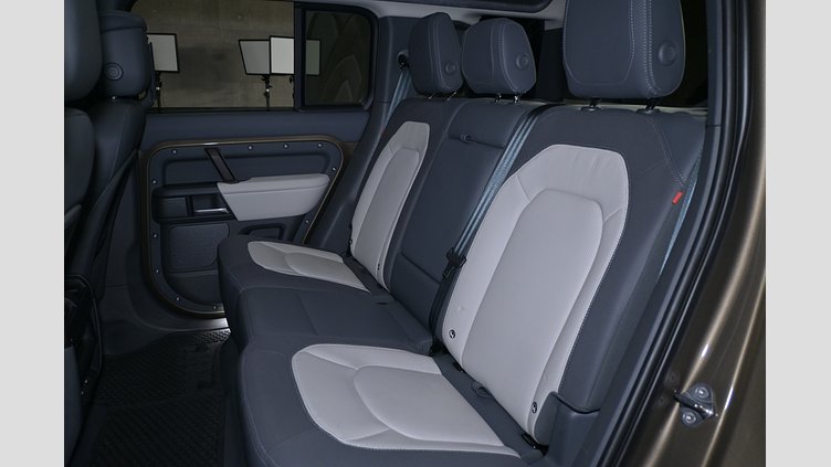 2023 認定中古車 Land Rover Defender 110 ゴンドワナストーン D300 AWD（AT） X-DYNAMIC HSE