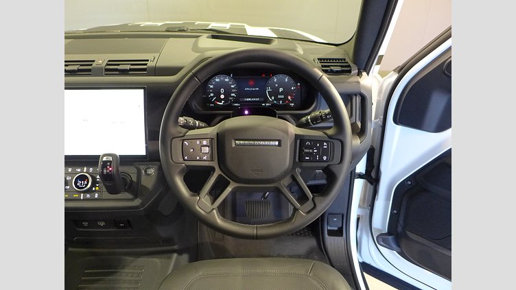 2025 認定中古車 Land Rover Defender 90 フジホワイト D350 ディーゼルマイルドハイブリッド X-Dynamic HSE