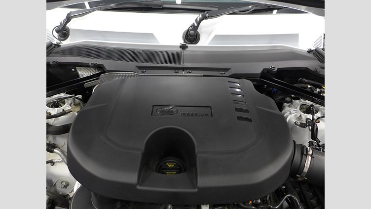 2025 認定中古車 Land Rover Defender 90 フジホワイト D350 ディーゼルマイルドハイブリッド X-Dynamic HSE