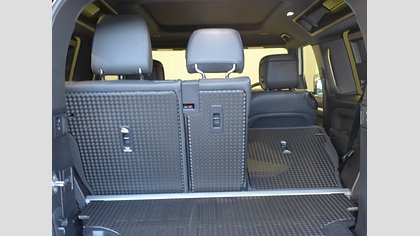 Defender 90 69