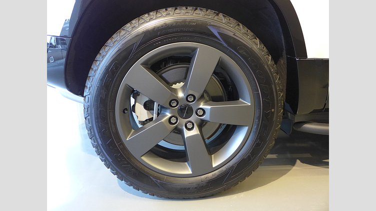 2025 認定中古車 Land Rover Defender 90 フジホワイト D350 ディーゼルマイルドハイブリッド X-Dynamic HSE