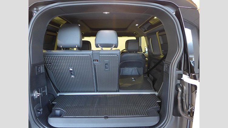 2025 認定中古車 Land Rover Defender 90 フジホワイト D350 ディーゼルマイルドハイブリッド X-Dynamic HSE