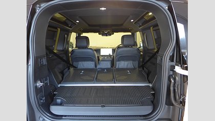 Defender 90 77