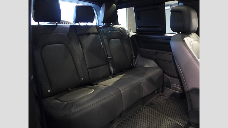 2025 認定中古車 Land Rover Defender 90 フジホワイト D350 ディーゼルマイルドハイブリッド X-Dynamic HSE