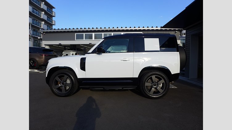 2025 認定中古車 Land Rover Defender 90 フジホワイト D350 ディーゼルマイルドハイブリッド X-Dynamic HSE