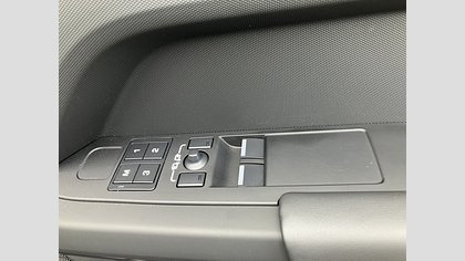 Defender 90 27