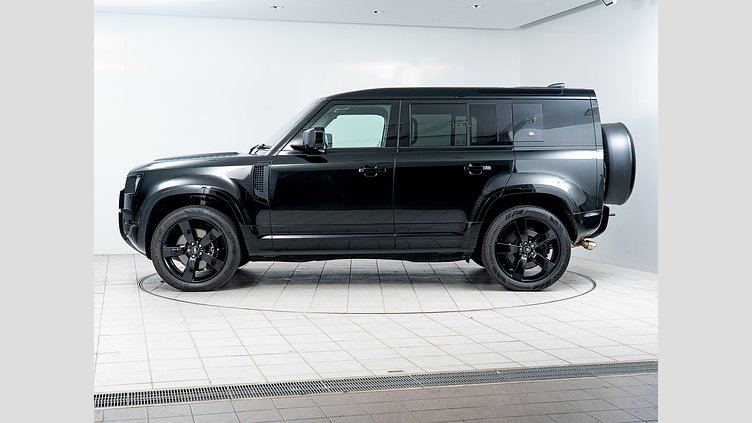 2023 認定中古車 Land Rover Defender 110 サントリーニブラック P525 AWD (AT) P525