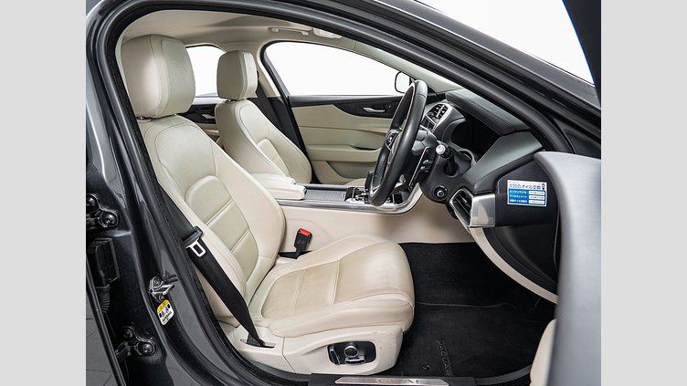 2019 認定中古車 Jaguar XE Carpathian Grey 2.0 litre i4D Diesel S