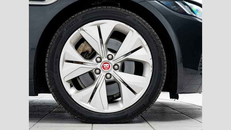 2019 認定中古車 Jaguar XE Carpathian Grey 2.0 litre i4D Diesel S