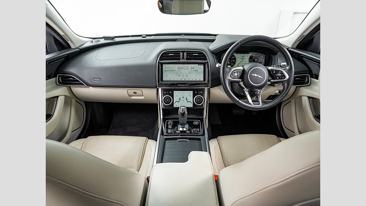 2019 認定中古車 Jaguar XE Carpathian Grey 2.0 litre i4D Diesel S