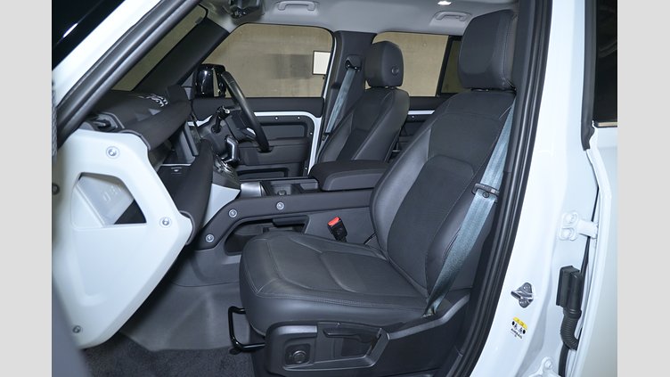 2023 認定中古車 Land Rover Defender 110 フジホワイト D300 AWD（AT） S