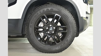 Defender 110 8