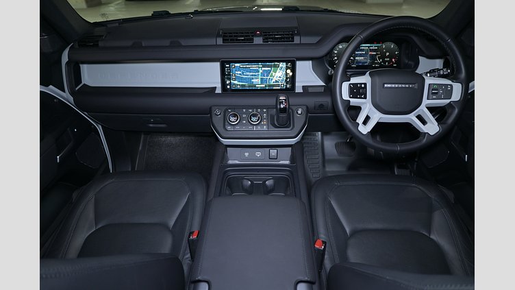 2023 認定中古車 Land Rover Defender 110 フジホワイト D300 AWD（AT） S