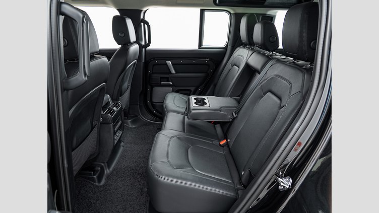 2024 認定中古車 Land Rover Defender 110 Santorini Black 3.0 litre i6D  カウンティ エクステリアパック キュレーテッドフォージャパン