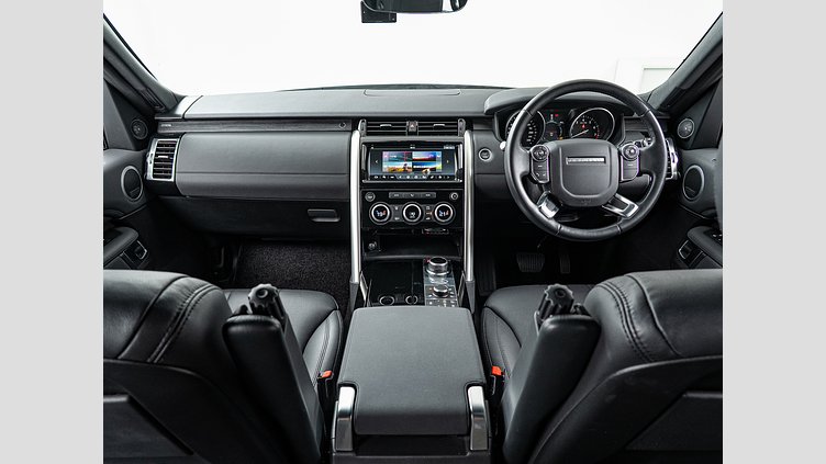 2017 認定中古車 Land Rover Discovery Yulong White 3.0 litre V6 Supercharged Petrol HSE　７人乗り