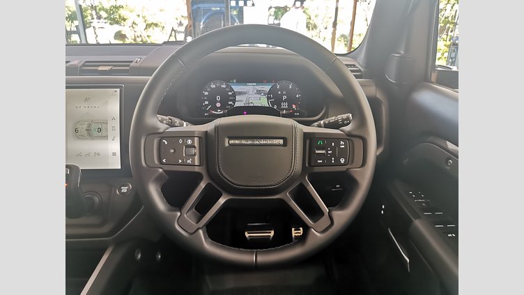 2025 認定中古車 Land Rover Defender 130 カルパチアングレイ D350 ディーゼルマイルドハイブリッド X