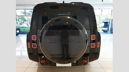 Defender 130 6