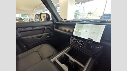 Defender 130 47