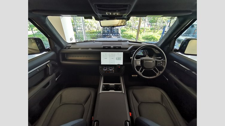 2025 認定中古車 Land Rover Defender 130 カルパチアングレイ D350 ディーゼルマイルドハイブリッド X