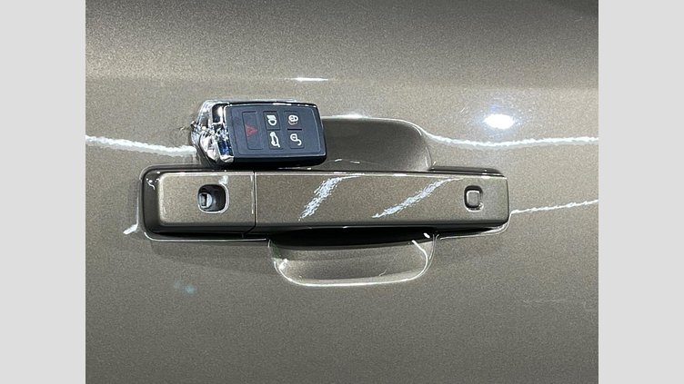 2023 認定中古車 Land Rover Defender 110 ゴンドワナストーン D300 AWD（AT） X-DYNAMIC HSE