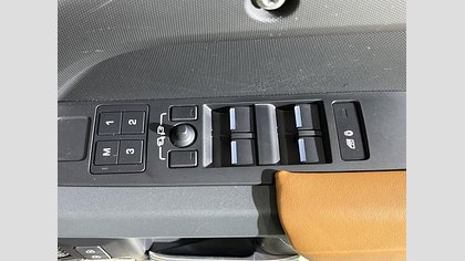 Defender 110 17
