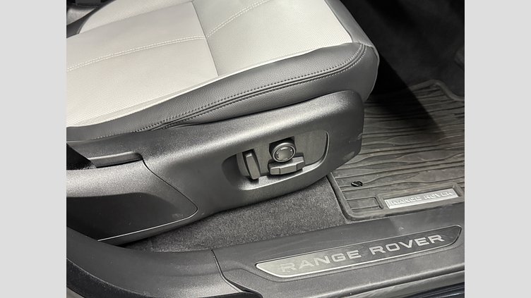 2025 認定中古車 Land Rover Range Rover Velar カルパチアングレイ D200マイルドハイブリッド（ディーゼル） スタンダードホイールベース Dynamic SE