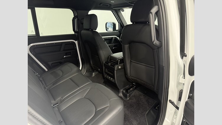 2025 認定中古車 Land Rover Defender 110 フジホワイト D350 ディーゼルマイルドハイブリッド X-Dynamic SE　D350　エアサスペンション